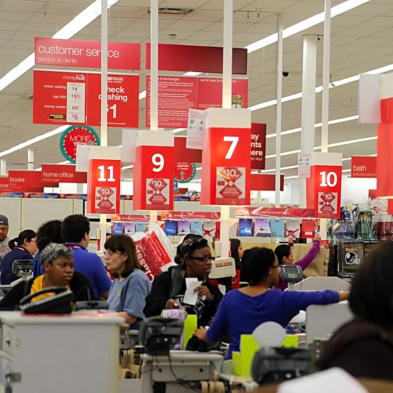 Rhode Island Enacts Law Mandating Staffing Ratios for Grocery Self-Checkouts