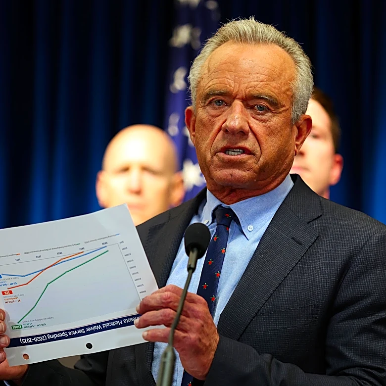 Robert F. Kennedy Jr.'s Campaign Promotes Beef-Heavy Diet Amidst Paleo Diet Advocacy