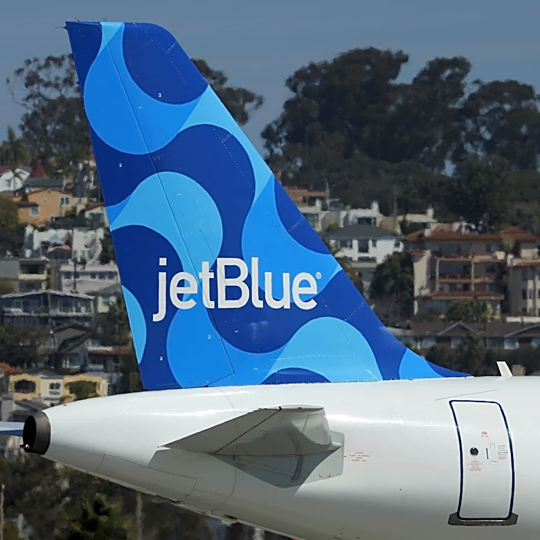 JetBlue Flight Reports Drone Strike During Landing at JFK, FAA to Investigate