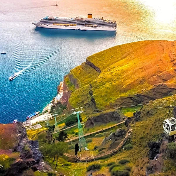 Cruise Ship Captain Arrested in Greece After Passenger Falls Due to Broken Lines