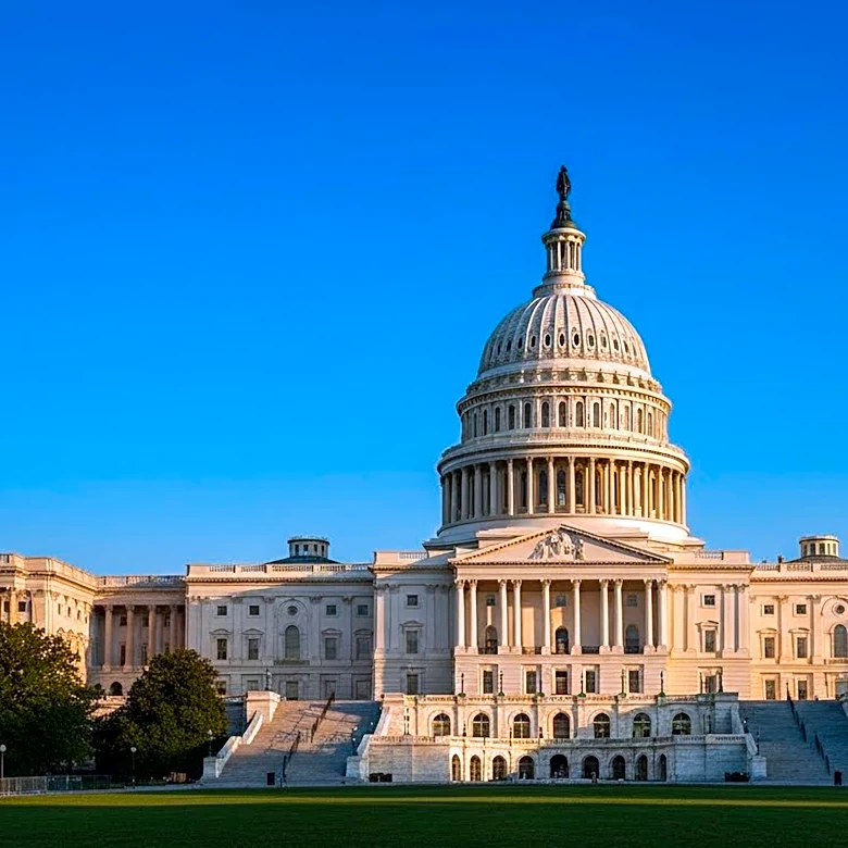 Senator Warren Proposes Legislation to Block Crypto Earnings for Trump Family