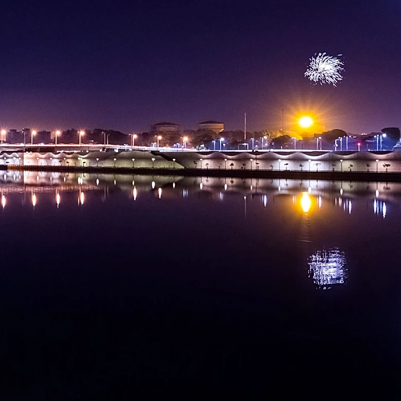Delta Air Lines Flight Struck by Firework During Chicago Landing, FAA Investigates