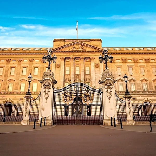 Buckingham Palace Withdraws Accommodation Offer for Prince Harry Amid Legal Case