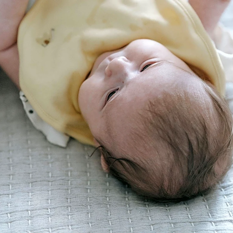 Study Finds Early Skin-to-Skin Contact Calms Newborns but Does Not Affect Bilirubin Levels