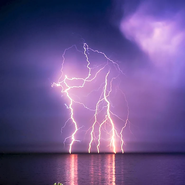 Scattered Showers and Thunderstorms Expected in Minnesota Overnight