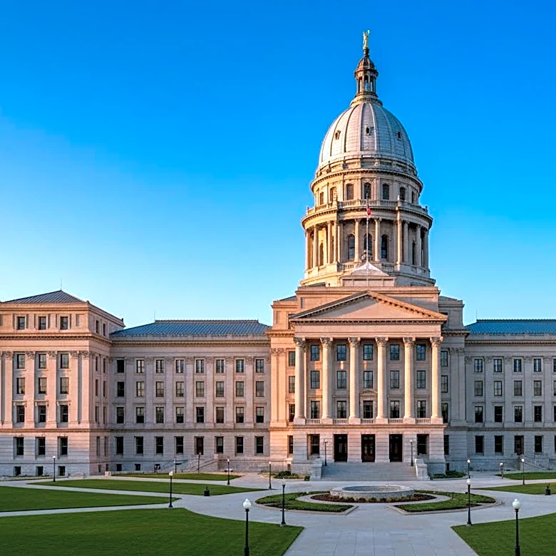 Illinois Governor Signs AI Regulation Bill to Enhance Safety and Accountability