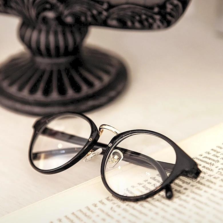 Post Office Pilot Program in India Aims to Improve Access to Reading Glasses