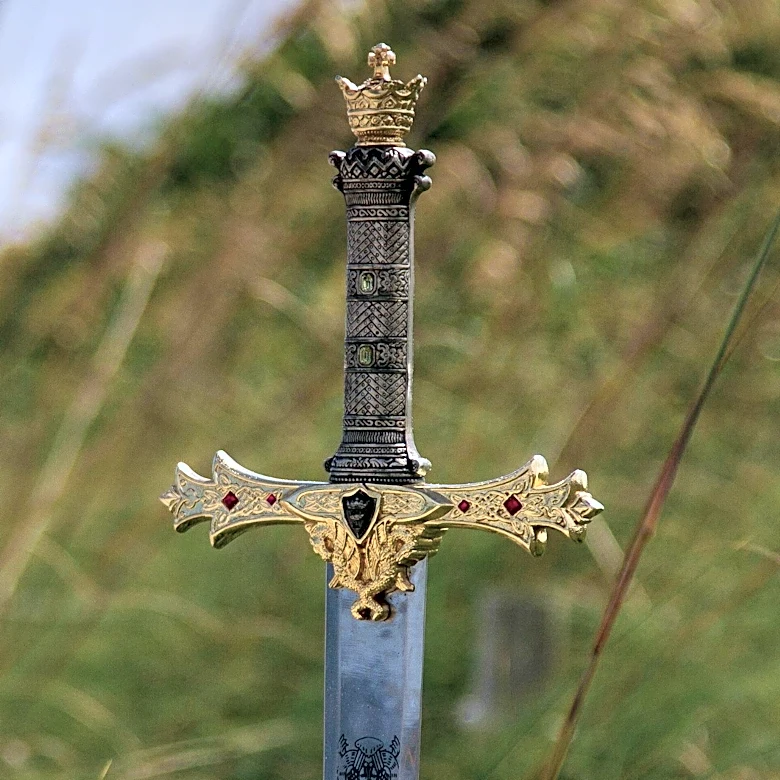 Bronze Age Sword Discovery Enhances Understanding of Salcombe Shipwreck