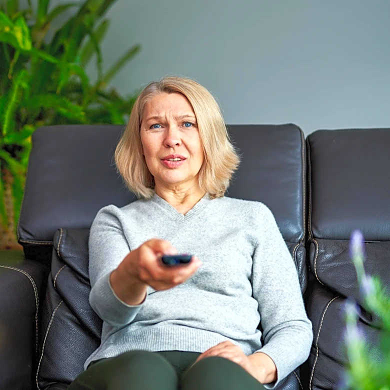 USC Study Links Excessive TV Watching in Middle Age to Brain Shrinkage and Dementia Risk