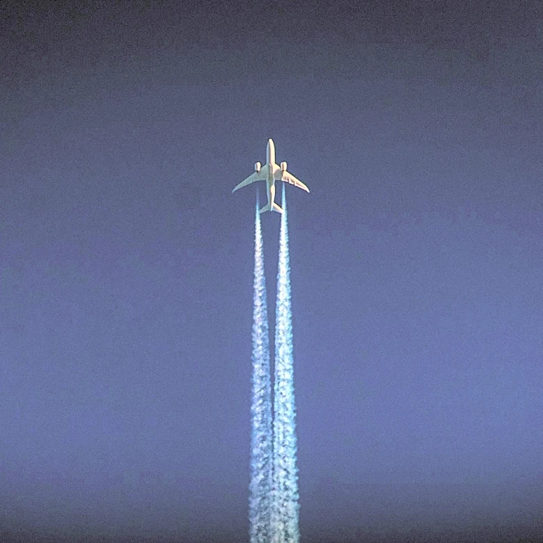 UK to Conduct Large-Scale Contrail Avoidance Trial to Combat Climate Impact