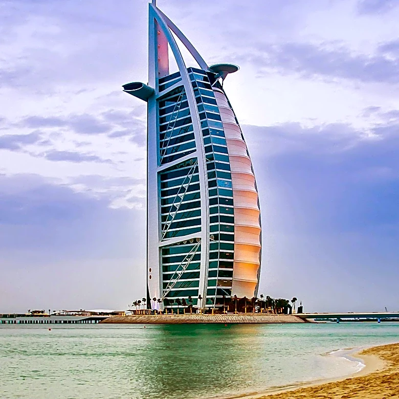 Gulf Countries Offer Travel Incentives Amid Renewed Advisories