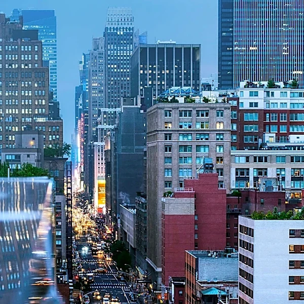 State Street's Decline Amid Michigan Avenue's Revival Raises Concerns