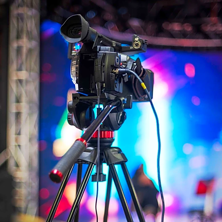 CBS Cameraman Derek Williams Remembered for His Impactful Career Covering Global Events