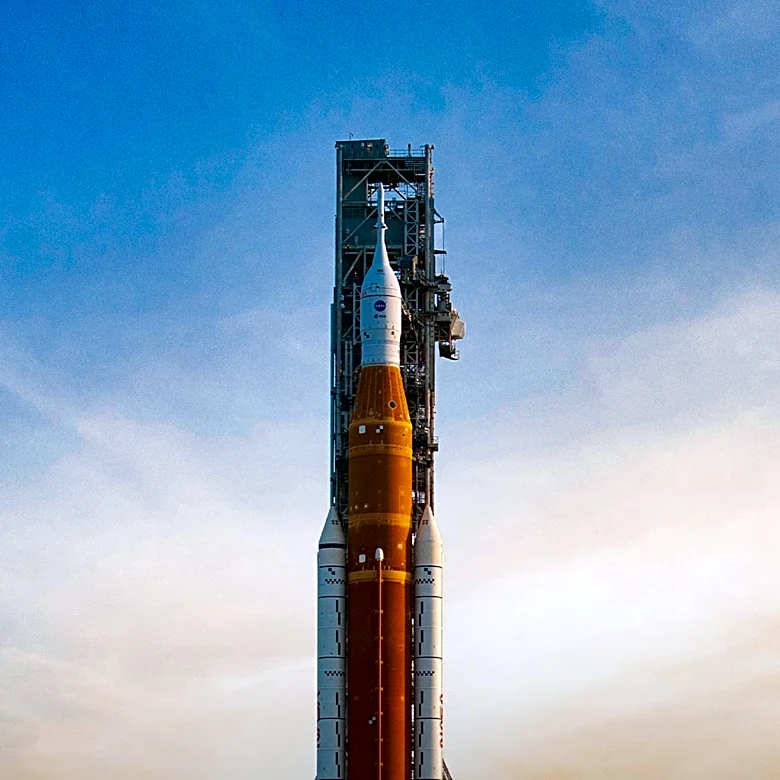 NASA and Blue Origin Collaborate on New Glenn Rocket Testing to Boost Artemis Program