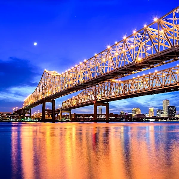 New Orleans Implements Fees for Custom Crescent City Connection Light Displays