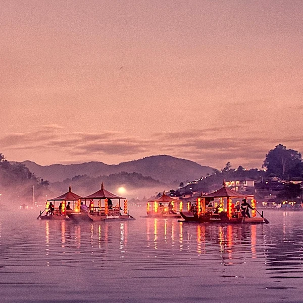 New Hampshire State Fire Marshal Investigates Kitchen Fire on Lake Winnipesaukee Floating Bar