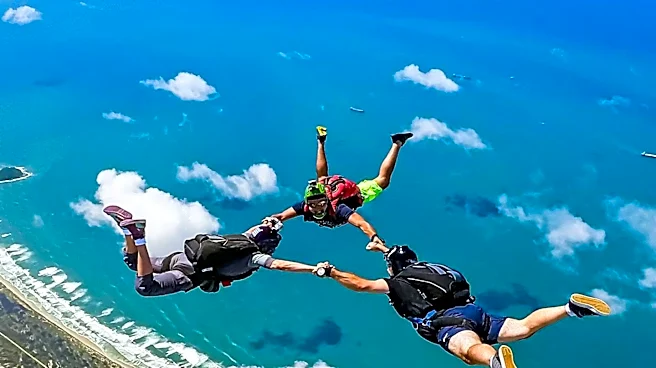 Seattle Police Search for BASE Jumpers After Space Needle Parachute Stunt