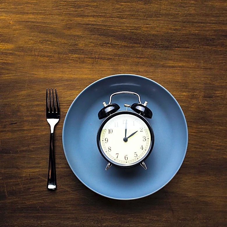 Study Links Meal Timing to Enhanced Cognitive Health in Older Adults