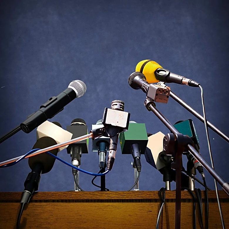 Independent Media Reshapes Democratic Politics Amid Michigan Senate Race