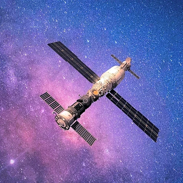 Astrophotographer Captures Daylight Image of Venus and ISS