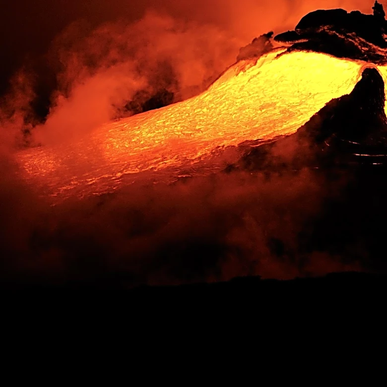 Kīlauea Volcano Eruption Intensifies, Alert Level Raised
