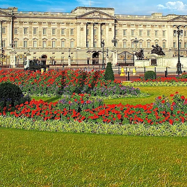 King Charles Offers Prince Harry Buckingham Palace Stay, Defying Prince William's Wishes