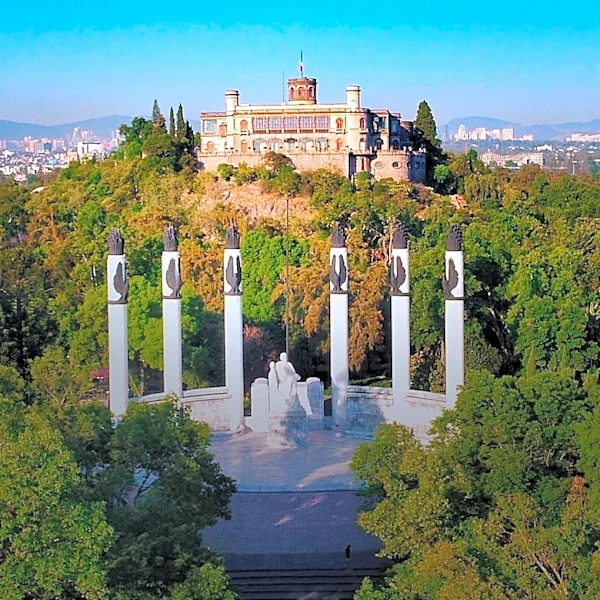 INAH Denies Chapultepec Castle Rental for Weddings Amid Controversy