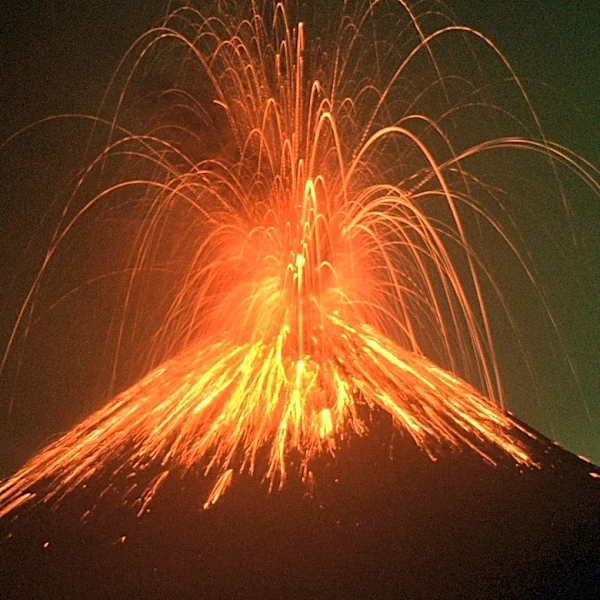 Kīlauea Eruption Episode 52 Ends, Episode 53 Anticipated Amidst Ongoing Volcanic Activity