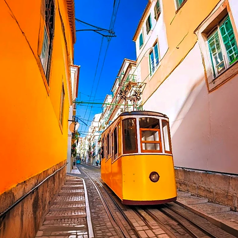 Lisbon City Council Faces Criticism Over Delays in Glória Funicular Crash Compensation