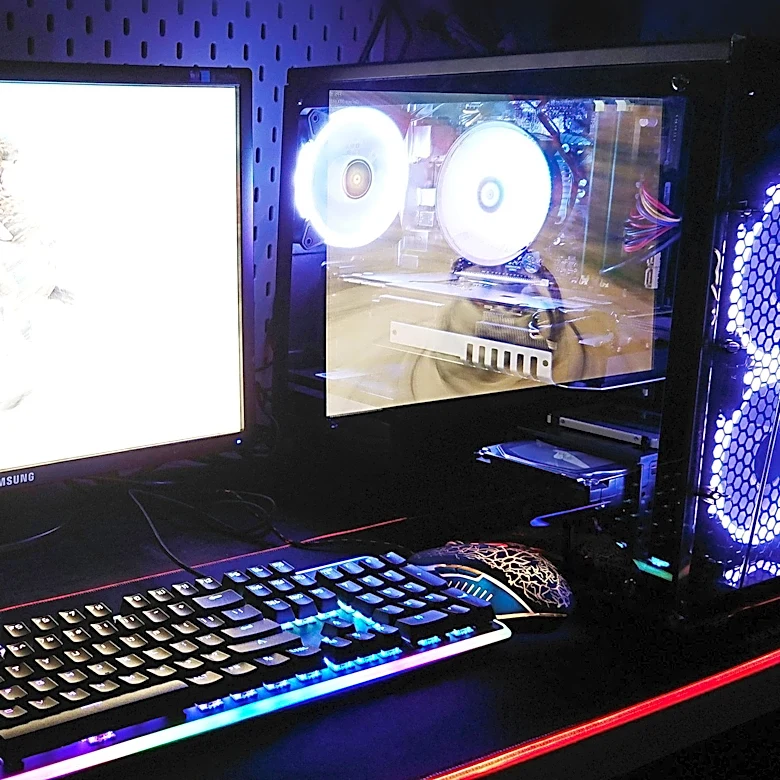 Gamer Repurposes Subway Menu PCs for Gaming with Limited Success