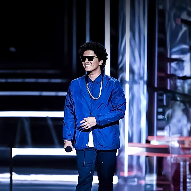 Texas News Anchor Suspended for Accepting Free Tickets to World Cup and Bruno Mars Concert