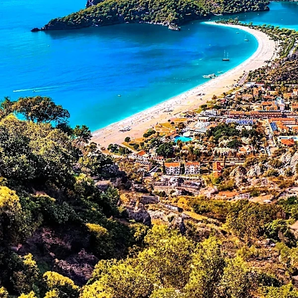 Türkiye's Tourism Income Reaches $25.75 Billion Despite Visitor Decline