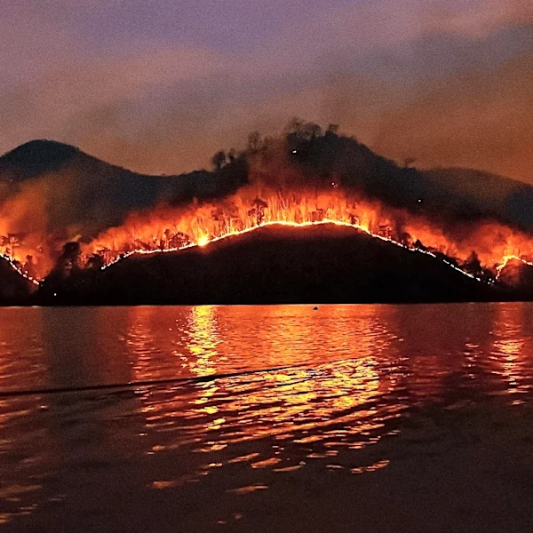 Coyote Fire in Central Oregon Faces Challenging Weather Conditions