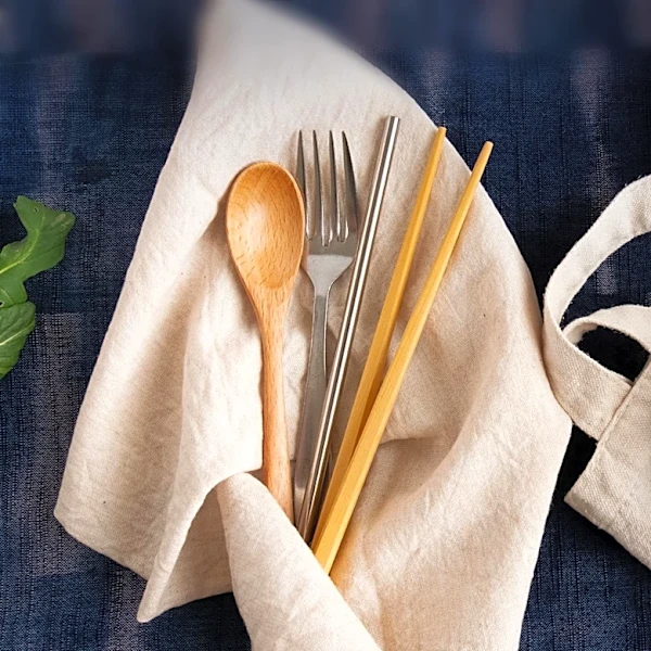 New Jersey Law Bans Restaurants from Distributing Plastic Utensils and Condiments