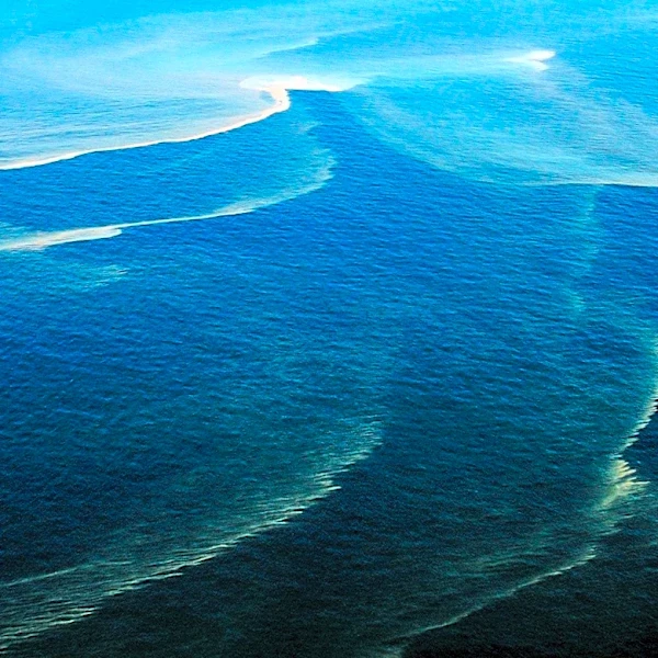 Oil Spill from Sanctions-Hit Tanker Raises Environmental Concerns Off Oman