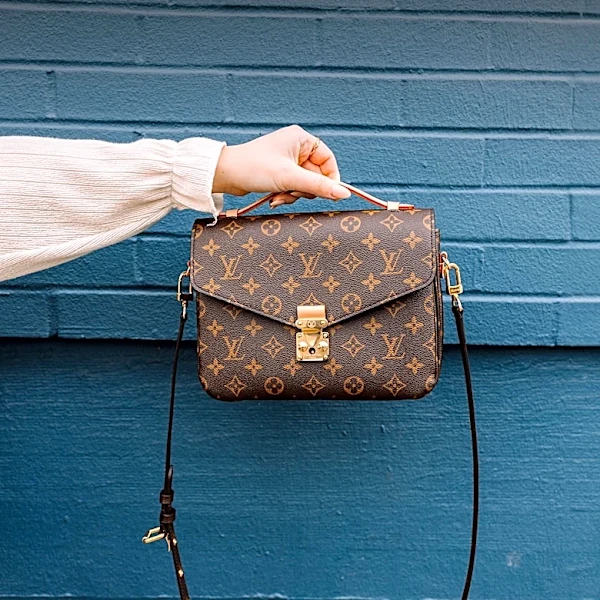 Luxury Resale Market Faces Security Challenges After Louis Vuitton Bag Theft in Chicago