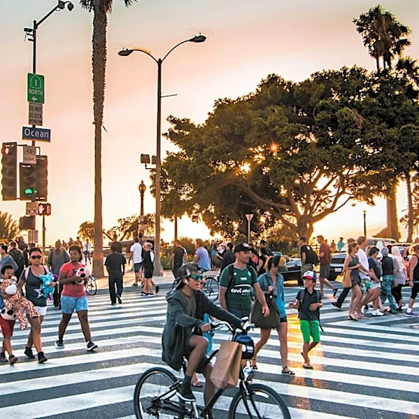 Angelenos Adapt to Heatwave by Shifting Summer Activities to Cooler Hours