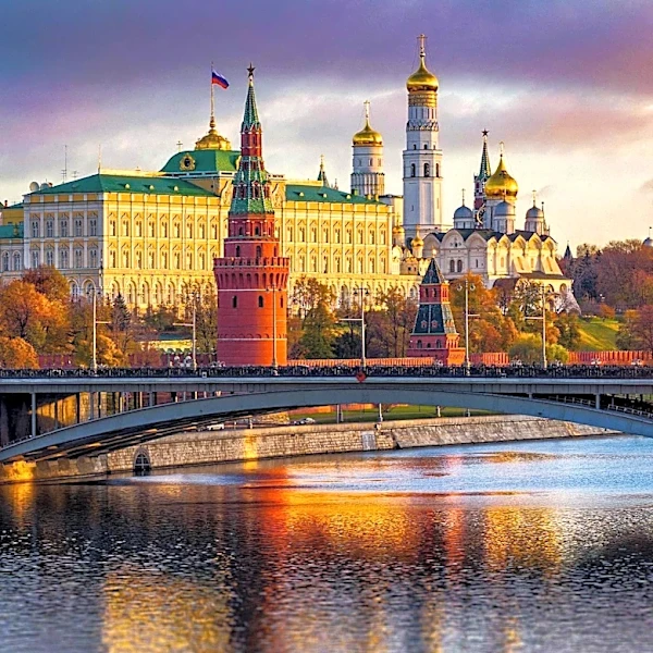 Sanctions on Russia Fuel Growth of Parallel Shipping Economy
