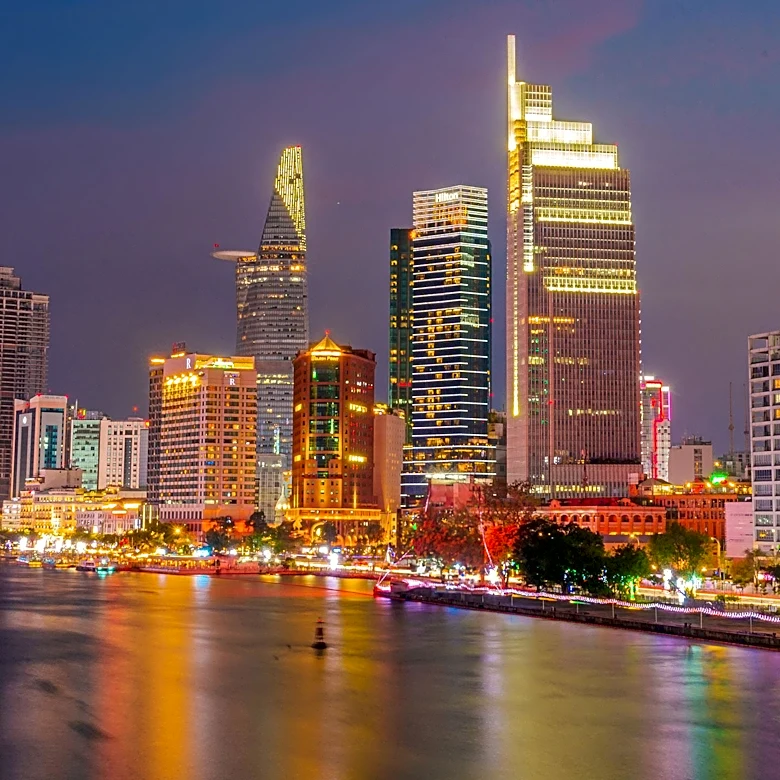 Vietnam Accelerates Plans for International Financial Centers to Boost Economic Growth