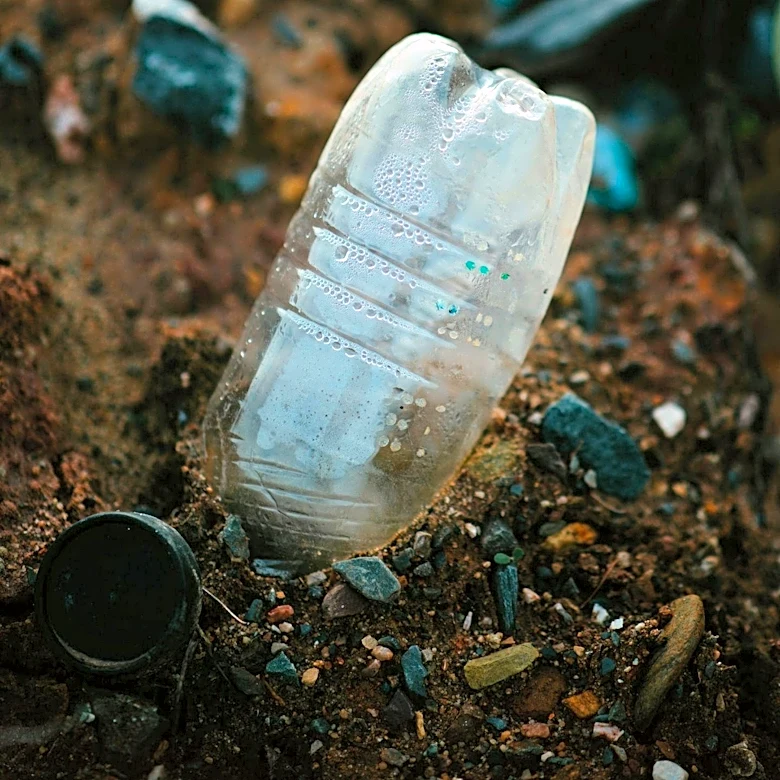 Researchers Develop 'Living Plastic' Capable of Self-Degradation Without Microplastics