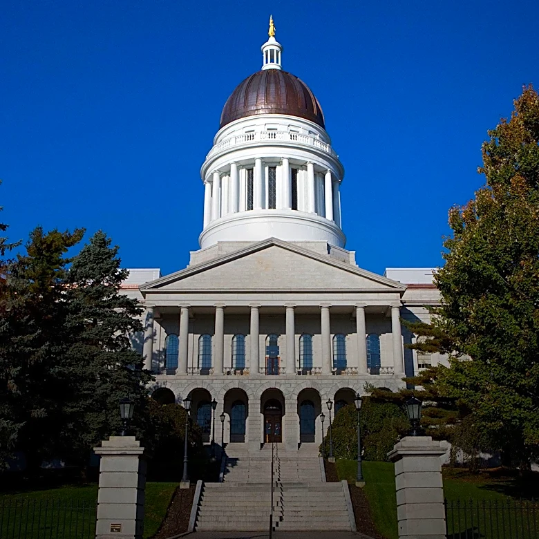 Maine Schools Enforce Statewide Bell-to-Bell Cellphone Ban to Enhance Learning