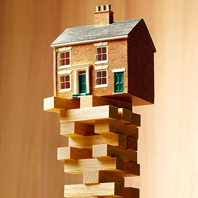 Melbourne House Prices Decline Amid Interest Rate Hikes and Policy Changes