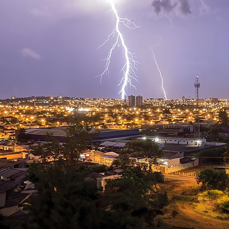 Lightning Strike Causes Fire and Power Outage in Fort Lauderdale