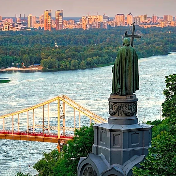 Russia's Global Influence Declines Amid Ukraine Conflict, Says Expert