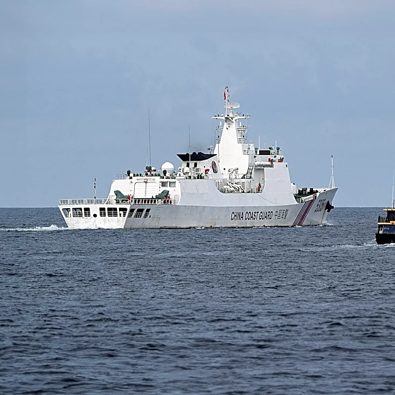 American Drone Boat Films Chinese Destroyer in South China Sea, Raises Legal Questions