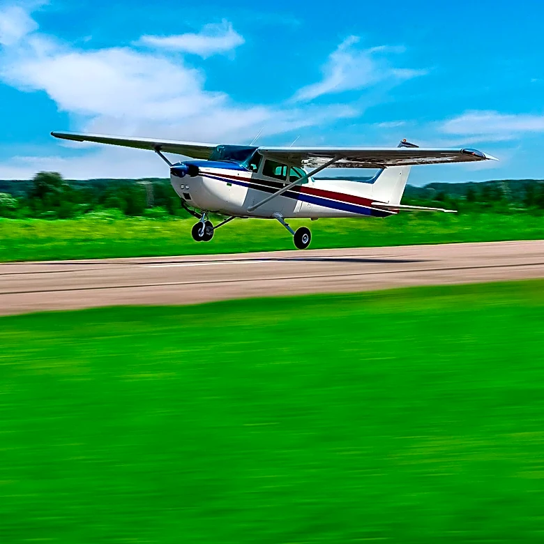 Young Pilot Executes Emergency Landing on Pensacola Highway, Credits Training