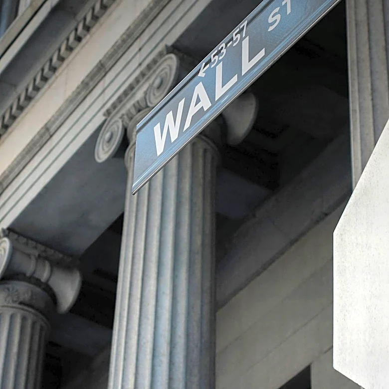 President Trump's $100,000 Subscription Service Sparks Insider Trading Concerns