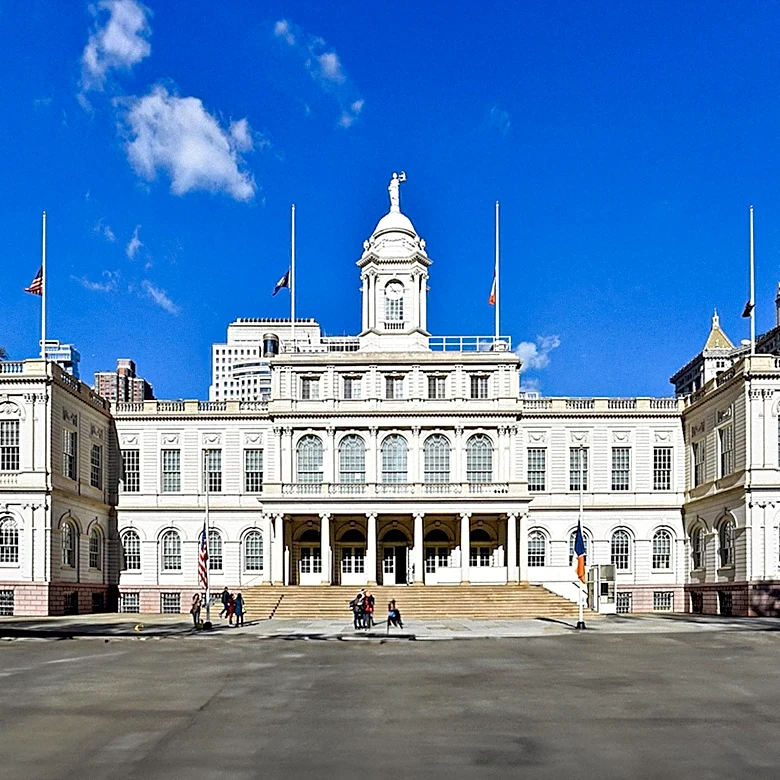 Governor Sanders Orders Flags to Half-Staff in Honor of WWII Veteran