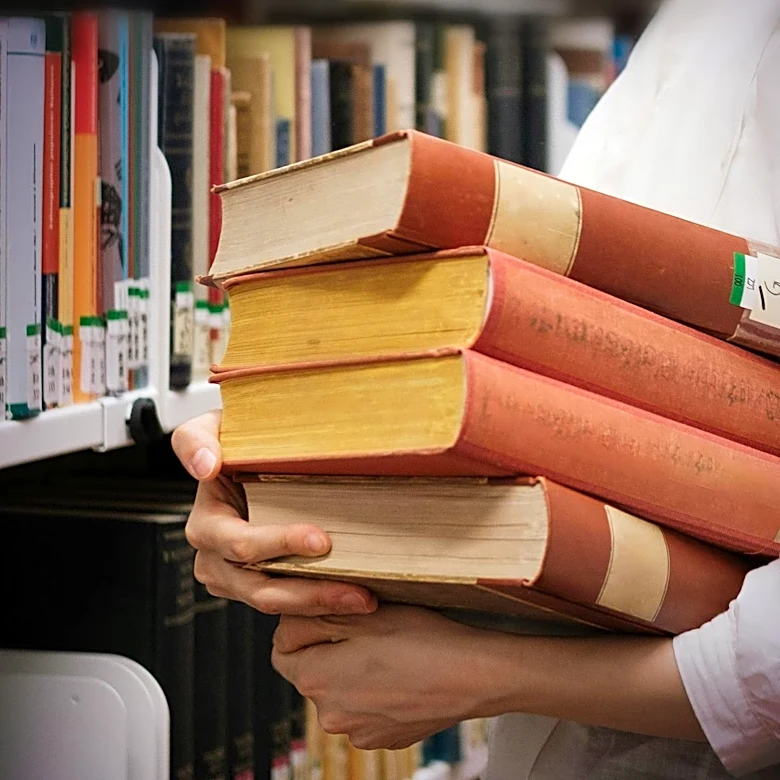 Chicago Libraries Face Book Backlog Due to Staffing Shortages