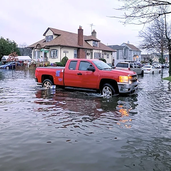 Severe Weather Threatens Chicago Area with Heavy Rain and Potential Flooding